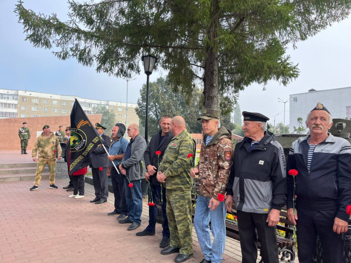 В честь Дня танкиста сегодня на мемориальном комплексе «Вечный огонь» прошел торжественный митинг!