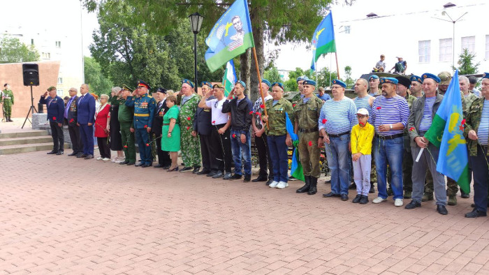 В Салавате прошел торжественный митинг, посвященный Дню Воздушно-Десантных Войск