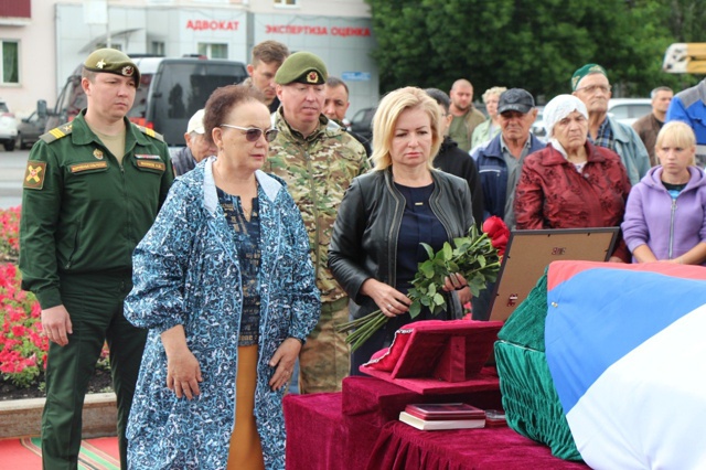 Сегодня, 24 июня, состоялась гражданская панихида по военнослужащему из Салавата Сафиканову Денису Галинуровичу